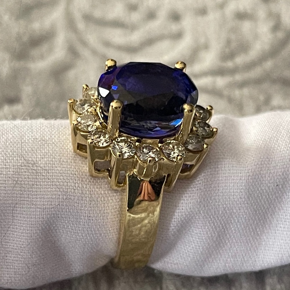 18k Gold Diamond & Tanzanite Oval Halo Ring